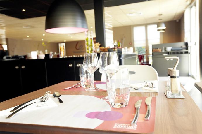Imagen del bar/restaurante del Hotel Campanile PRIME - Montpellier Est Le Mill&eacute;naire. Foto 6