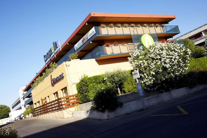 Imagen de los exteriores del Hotel Campanile PRIME - N&icirc;mes Centre. Foto 12