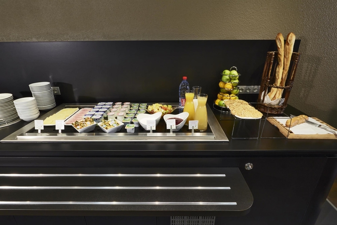 Imagen del bar/restaurante del Hotel Campanile PRIME - Paris Levallois-Perret. Foto 3