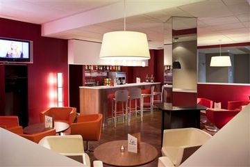 Imagen del bar/restaurante del Hotel Campanile PRIME - Perpignan Nord A&eacute;roport. Foto 3