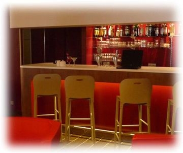 Imagen del bar/restaurante del Hotel Campanile PRIME - Perpignan Nord A&eacute;roport. Foto 5