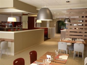 Imagen del bar/restaurante del Hotel Campanile PRIME - Perpignan Nord A&eacute;roport. Foto 6