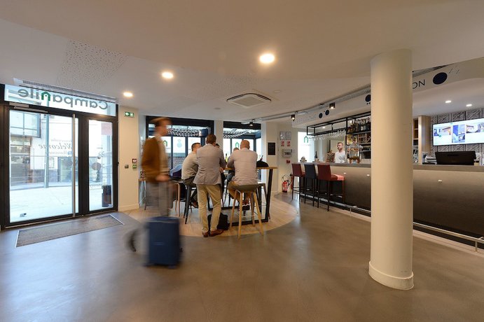 Imagen del bar/restaurante del Hotel Campanile Paris - Clichy Centre. Foto 2