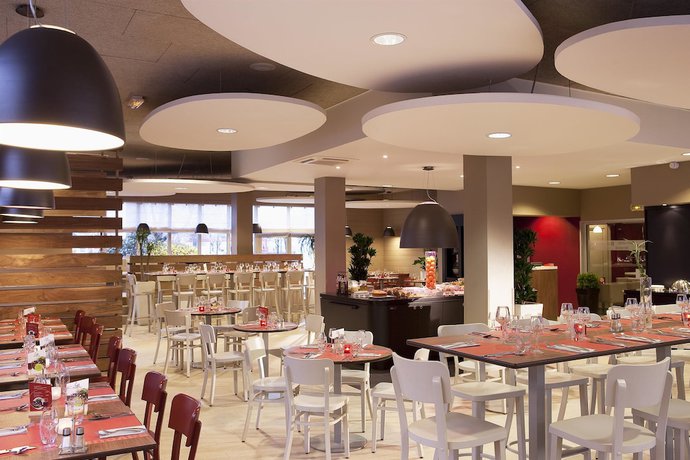 Imagen del bar/restaurante del Hotel Campanile Paris Sud - Porte D'italie. Foto 5