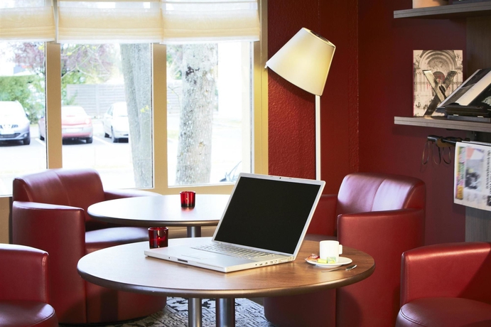 Imagen general del Hotel Campanile Pau. Foto 3