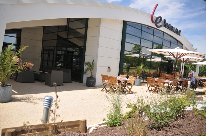 Imagen del bar/restaurante del Hotel Campanile Poitiers - Site Du Futuroscope. Foto 5