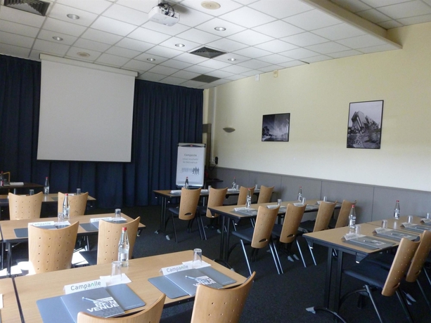 Imagen de los interiores del Hotel Campanile Poitiers - Site Du Futuroscope. Foto 15