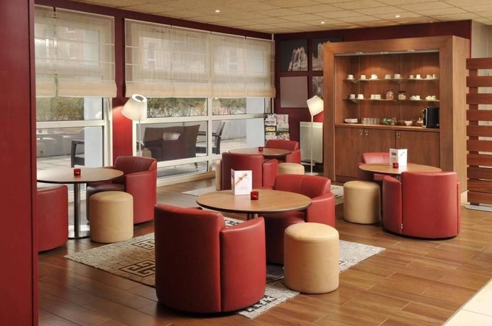 Imagen del bar/restaurante del Hotel Campanile Reims Centre - Cathedrale. Foto 5