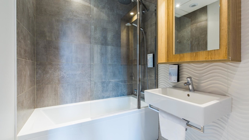 Imagen de la habitación del Hotel Campanile Rennes Centre - Gare. Foto 9