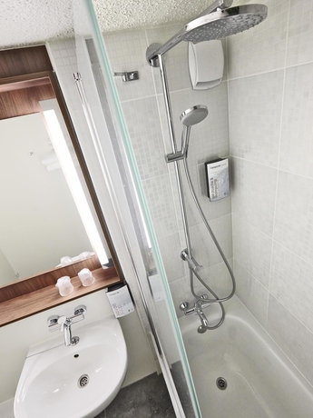 Imagen de la habitación del Hotel Campanile Rennes Cleunay. Foto 7