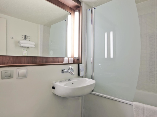 Imagen de la habitación del Hotel Campanile Rennes Ouest Cleunay. Foto 13