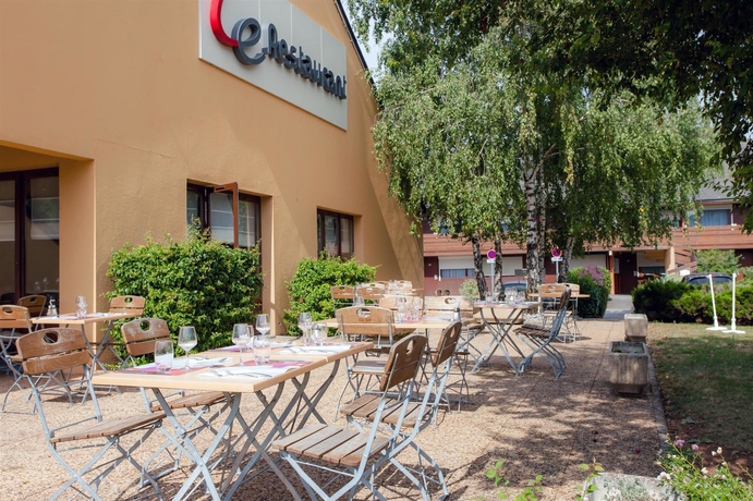 Imagen del bar/restaurante del Hotel Campanile Rodez. Foto 6