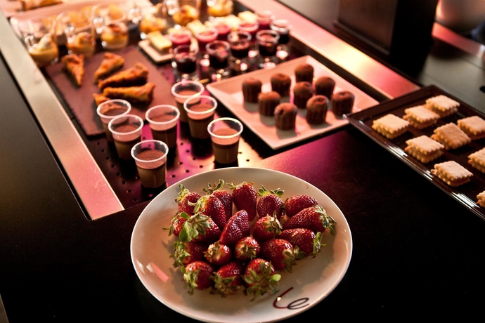 Imagen del bar/restaurante del Hotel Campanile Rouen Sud - Cléon Elbeuf. Foto 7