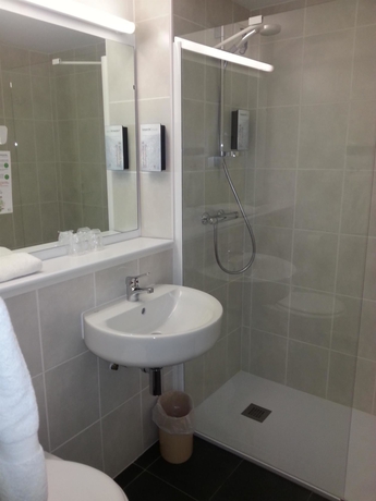 Imagen de la habitación del Hotel Campanile Sable Sur Sarthe. Foto 7