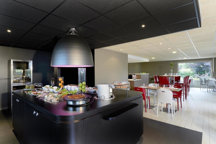Imagen del bar/restaurante del Hotel Campanile Saint Die. Foto 10