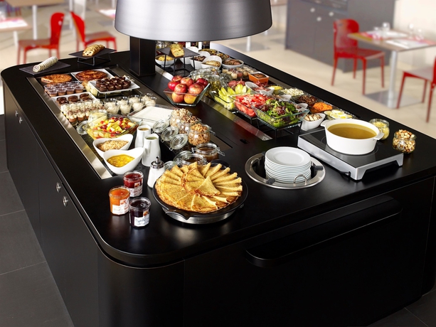 Imagen del bar/restaurante del Hotel Campanile Saint Malo - Saint Jouan Des Guérets. Foto 7