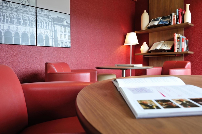 Imagen del bar/restaurante del Hotel Campanile Saint Quentin. Foto 5