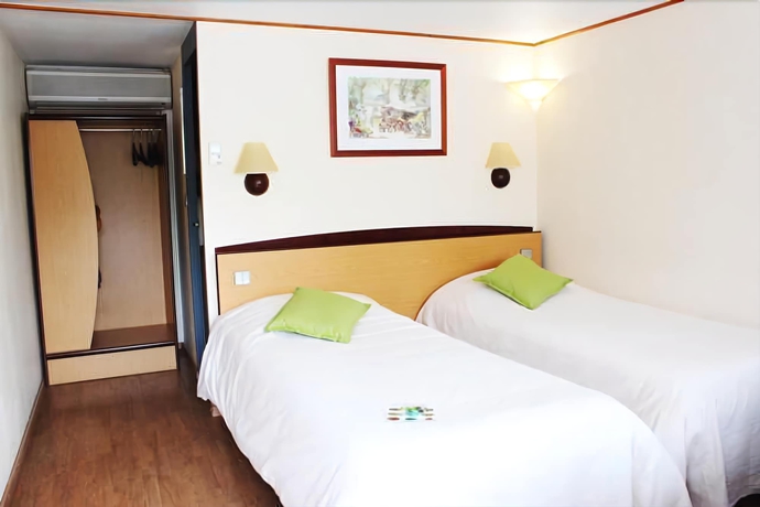 Imagen de la habitación del Hotel Campanile Saumur. Foto 10