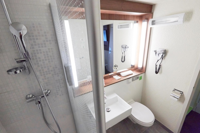 Imagen de la habitación del Hotel Campanile Senlis. Foto 12