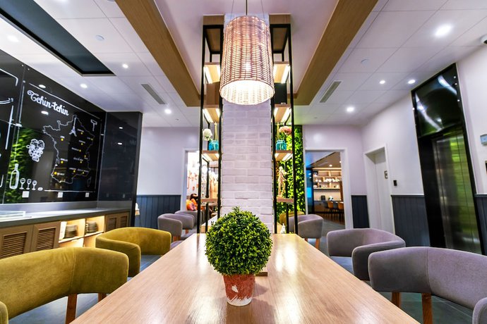 Imagen de los interiores del Hotel Campanile Shanghai Huaihai. Foto 16