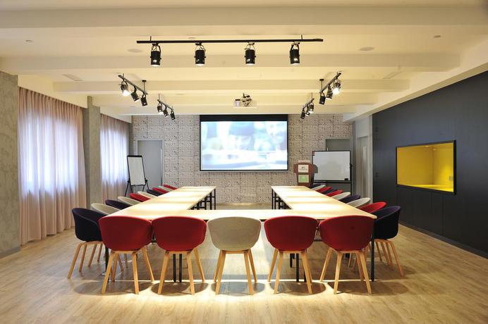 Imagen de los interiores del Hotel Campanile Shanghai Natural History Museum. Foto 7