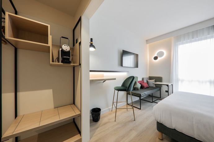 Imagen de la habitación del Hotel Campanile Smart Lyon Est - Eurexpo Bron Aviation. Foto 10