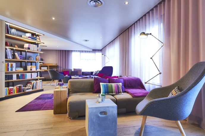 Imagen general del Hotel Campanile St Germain En Laye. Foto 3