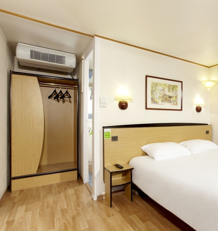 Imagen de la habitación del Hotel Campanile Thiers. Foto 9