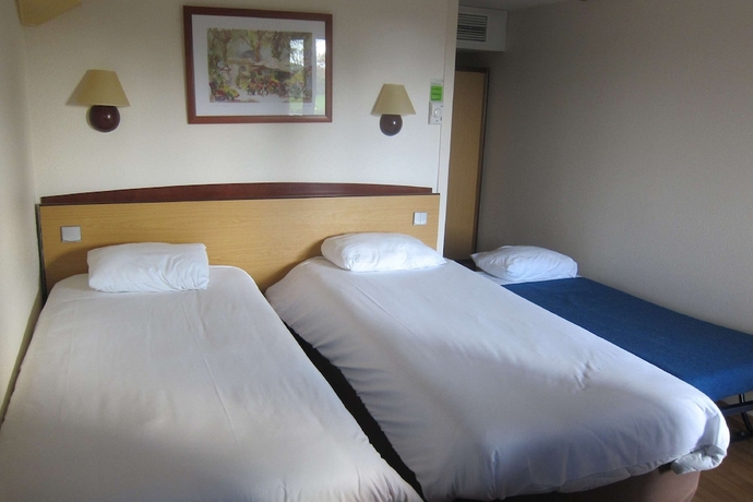 Imagen de la habitación del Hotel Campanile Thiers. Foto 15