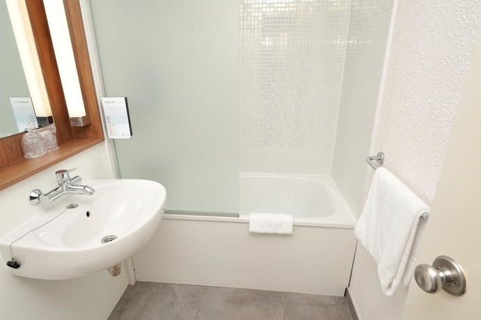 Imagen de la habitación del Hotel Campanile Toulouse - Blagnac Aéroport. Foto 9