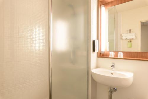 Imagen de la habitación del Hotel Campanile Toulouse Ouest - Purpan. Foto 18