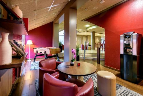 Imagen general del Hotel Campanile Toulouse Ouest - Purpan. Foto 11