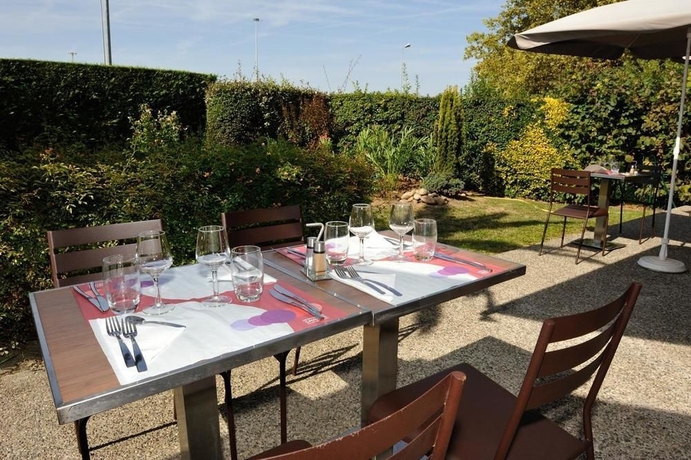 Imagen del bar/restaurante del Hotel Campanile Toulouse Sud - Labege Innopole. Foto 9