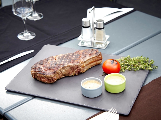 Imagen del bar/restaurante del Hotel Campanile Versailles - Buc. Foto 3