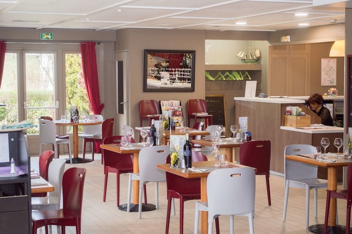 Imagen del bar/restaurante del Hotel Campanile Villeneuve Sur Lot - Pujols. Foto 2