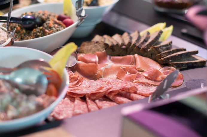 Imagen del bar/restaurante del Hotel Campanile Villeneuve Sur Lot - Pujols. Foto 8