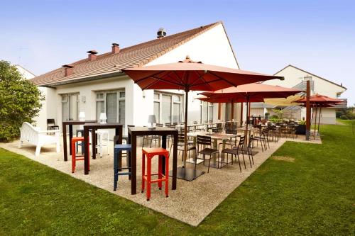 Imagen general del Hotel Campanile Villennes Sur Seine - Poissy. Foto 2