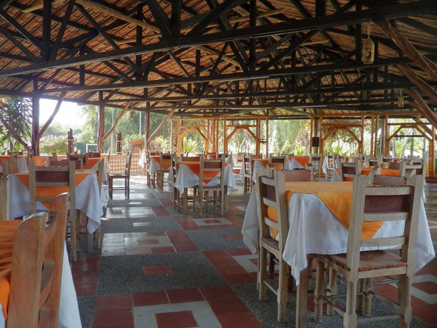 Imagen del bar/restaurante del Hotel Campestre Camino Del Parque. Foto 2