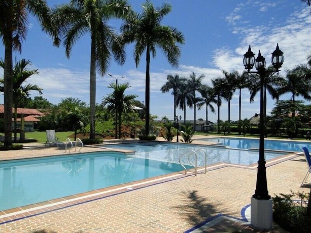 Imagen de la piscina del Hotel Campestre Los Chiguiros. Foto 20