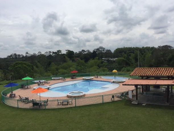 Imagen de la piscina del Hotel Campestre Paraiso Cafetero. Foto 19