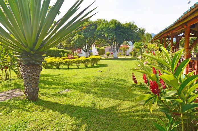 Imagen de los exteriores del Hotel Campestre Uraku. Foto 14
