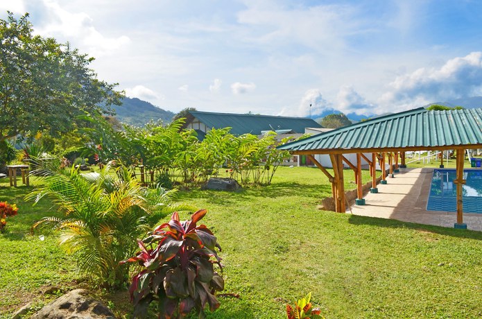 Imagen de los exteriores del Hotel Campestre Uraku. Foto 16