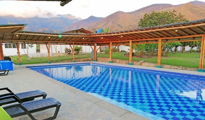 Imagen de la piscina del Hotel Campestre Uraku. Foto 20
