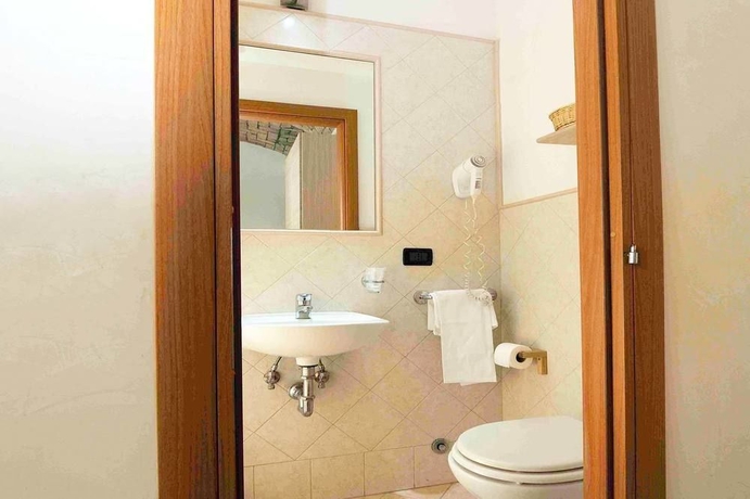 Imagen de la habitación del Hotel Campidoglio. Foto 7