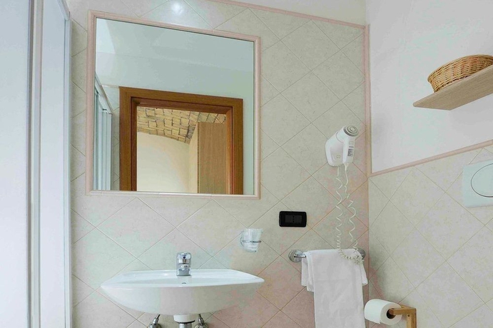 Imagen de la habitación del Hotel Campidoglio. Foto 8