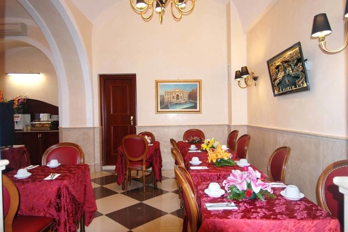 Imagen del bar/restaurante del Hotel Campidoglio. Foto 2