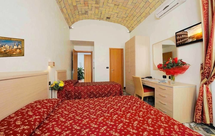 Imagen de la habitación del Hotel Campidoglio. Foto 9