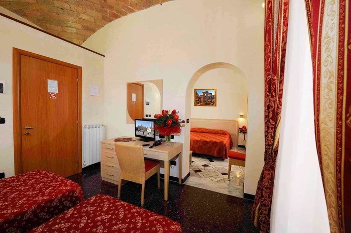 Imagen de la habitación del Hotel Campidoglio. Foto 10