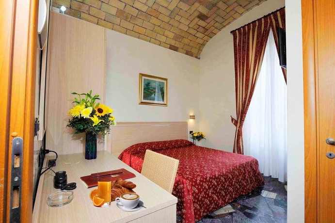 Imagen de la habitación del Hotel Campidoglio. Foto 11