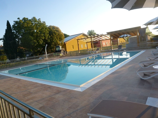 Imagen de la piscina del Hotel Campiglione. Foto 8